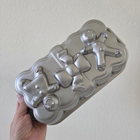 Nordic Ware Gingerbread Loaf Pan 454 g Aluminum Nonstick Holiday Bakeware USA - Picture 9 of 14